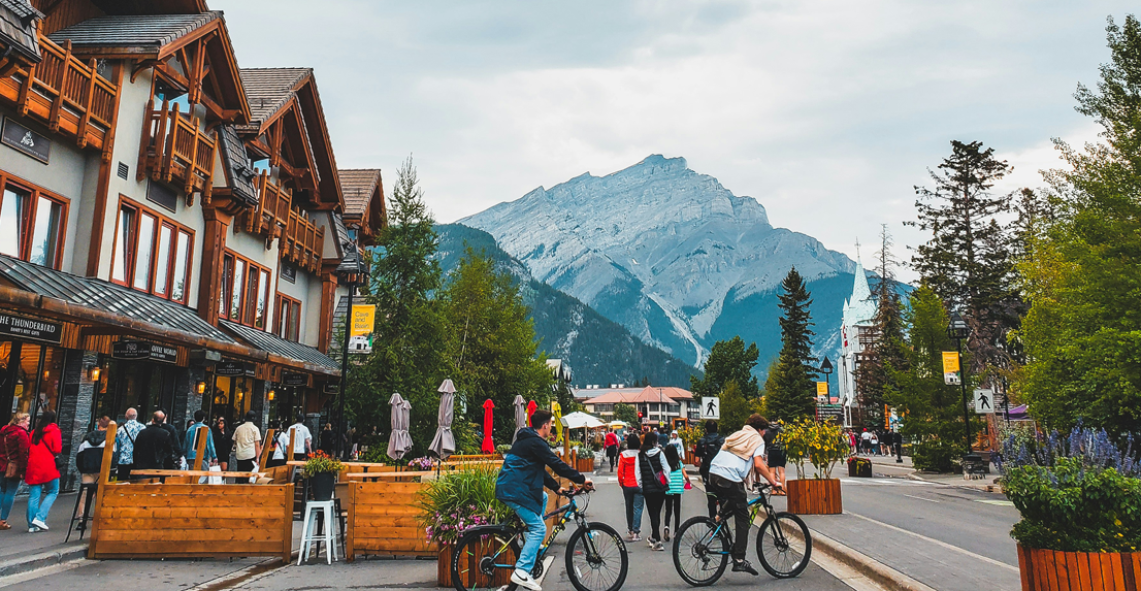 Canada Nature & City Tour